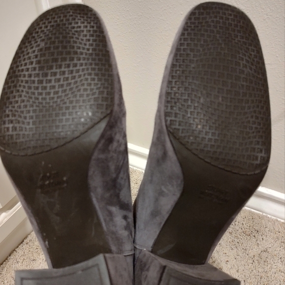 Stuart Weitzman grey suede boot, size 9 - Picture 8 of 10